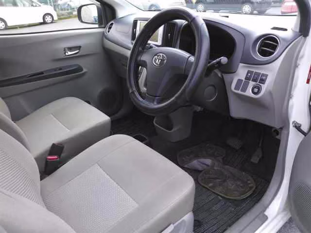TOYOTA PIXIS EPOCH