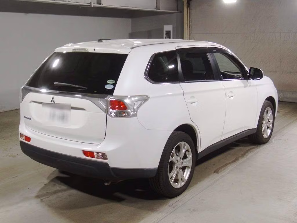 MITSUBISHI OUTLANDER