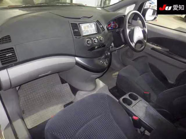 MITSUBISHI GRANDIS
