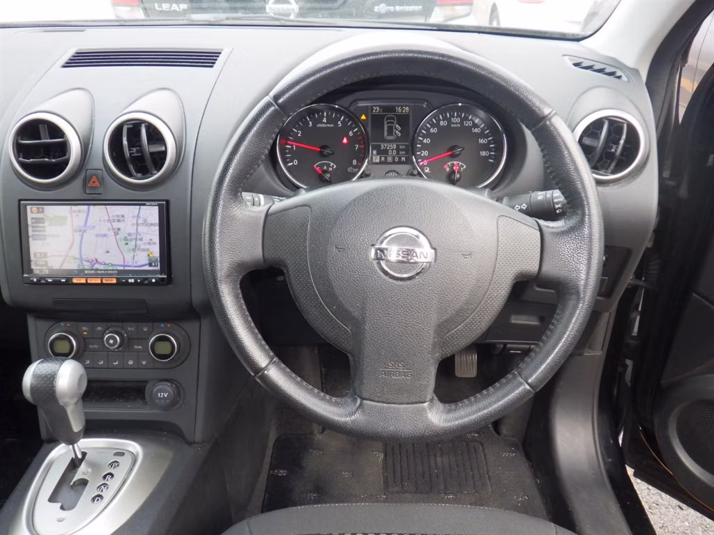 NISSAN DUALIS