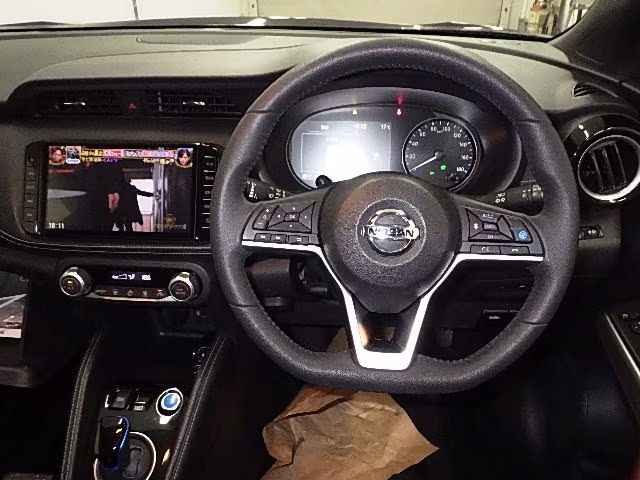 NISSAN KICKS