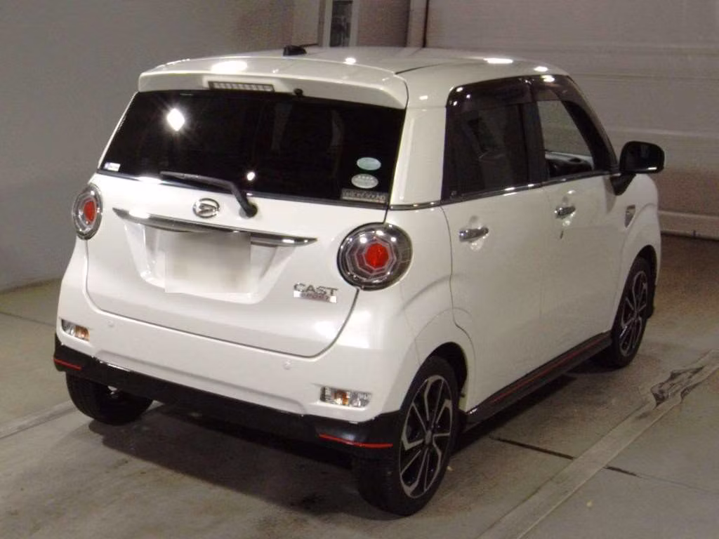 DAIHATSU CAST