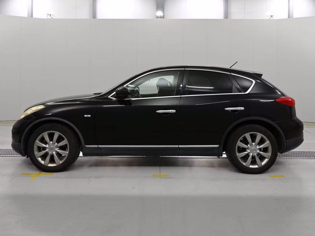 NISSAN SKYLINE CROSSOVER