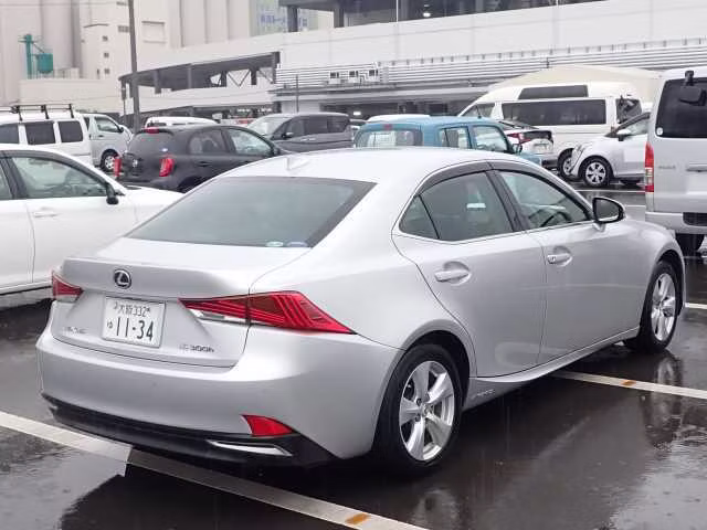 LEXUS IS300H