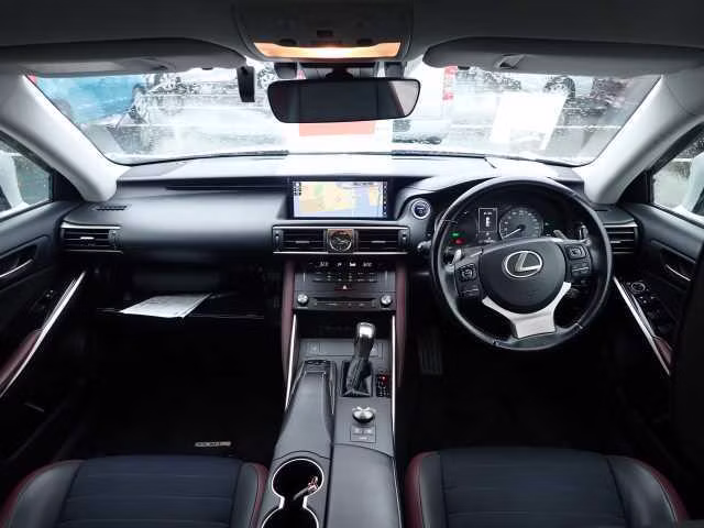 LEXUS IS300H