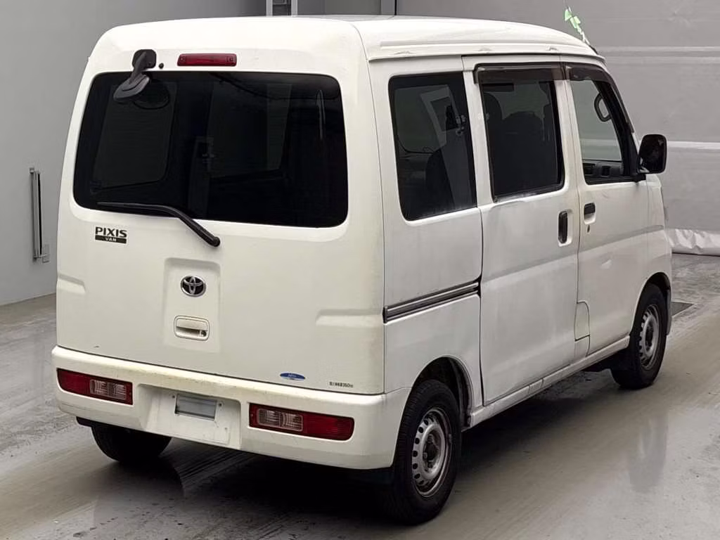 TOYOTA PIXIS VAN