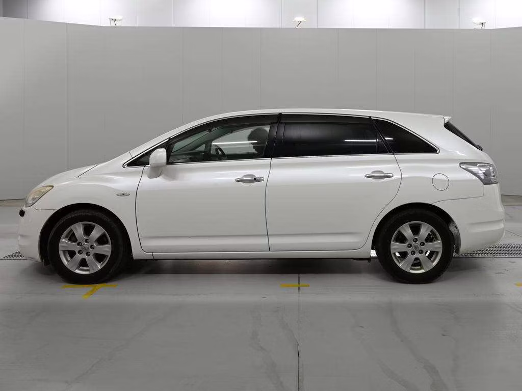 TOYOTA MARK X ZIO