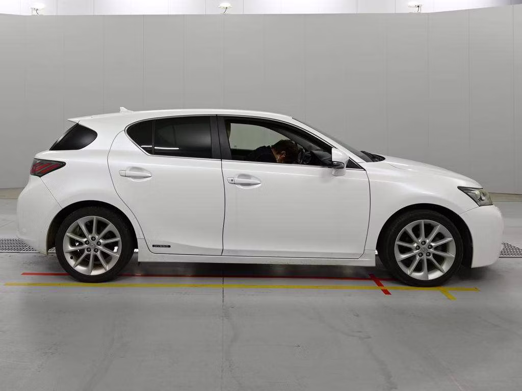 LEXUS CT200H