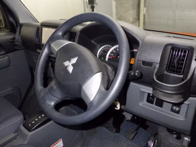MITSUBISHI MINICAB