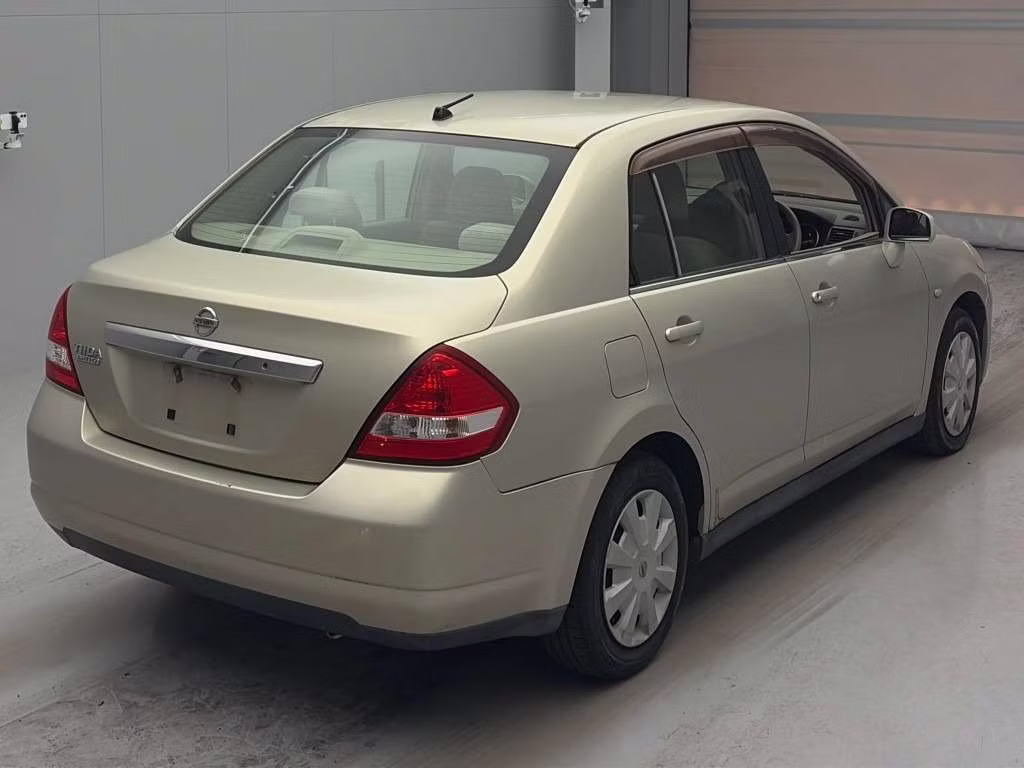 NISSAN TIIDA LATIO