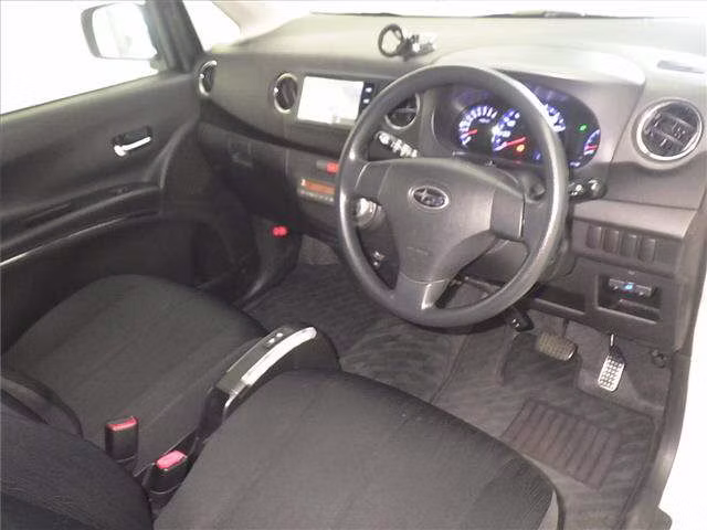 SUBARU LUCRA