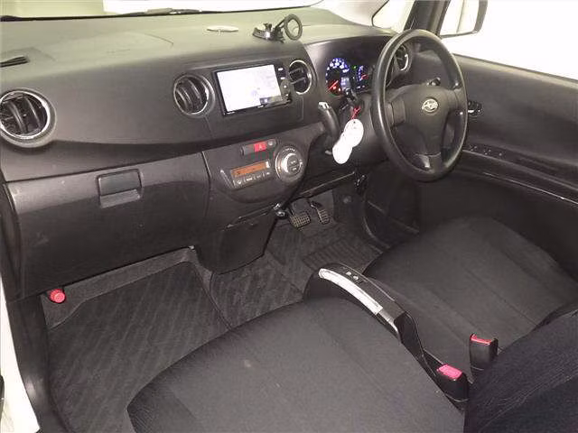 SUBARU LUCRA