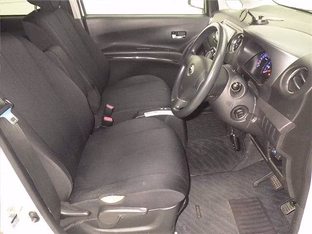 SUBARU LUCRA