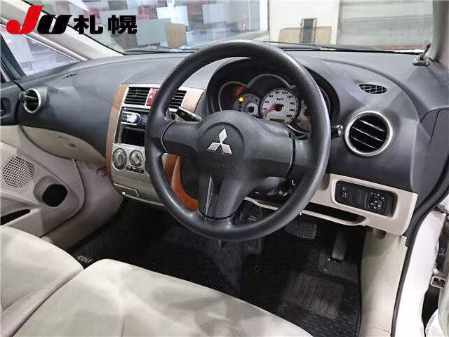 MITSUBISHI COLT PLUS