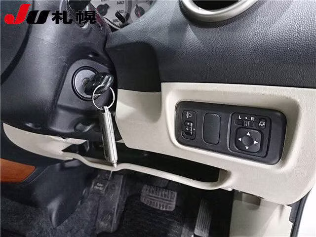 MITSUBISHI COLT PLUS