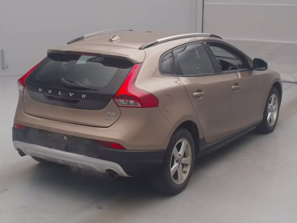VOLVO V40