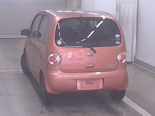 DAIHATSU MOVE LATTE