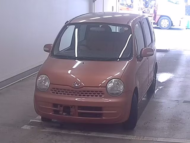 DAIHATSU MOVE LATTE