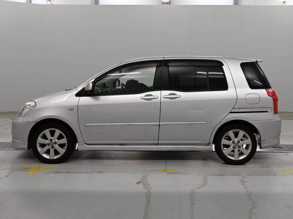 TOYOTA RAUM