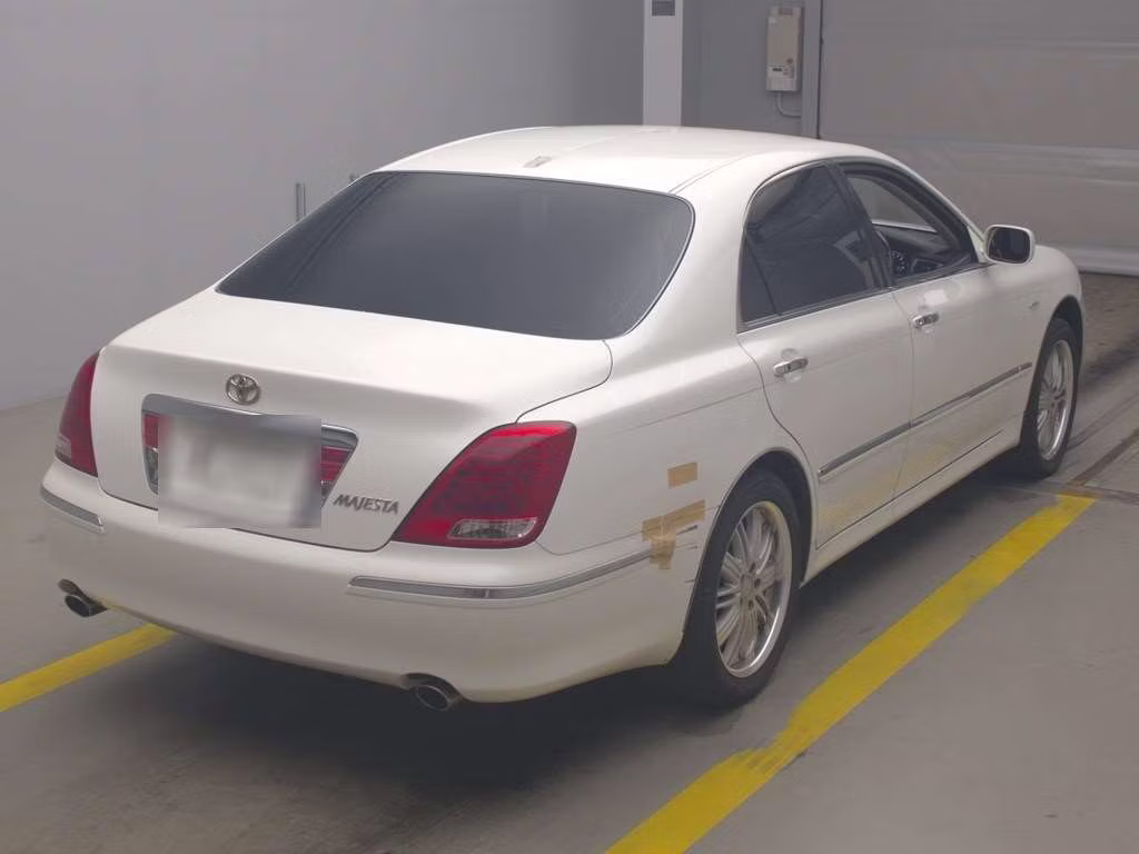 TOYOTA CROWN MAJESTA