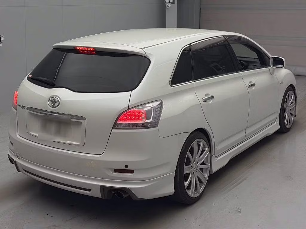 TOYOTA MARK X ZIO