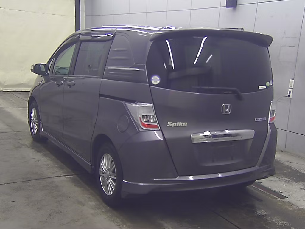 HONDA FREED SPIKE