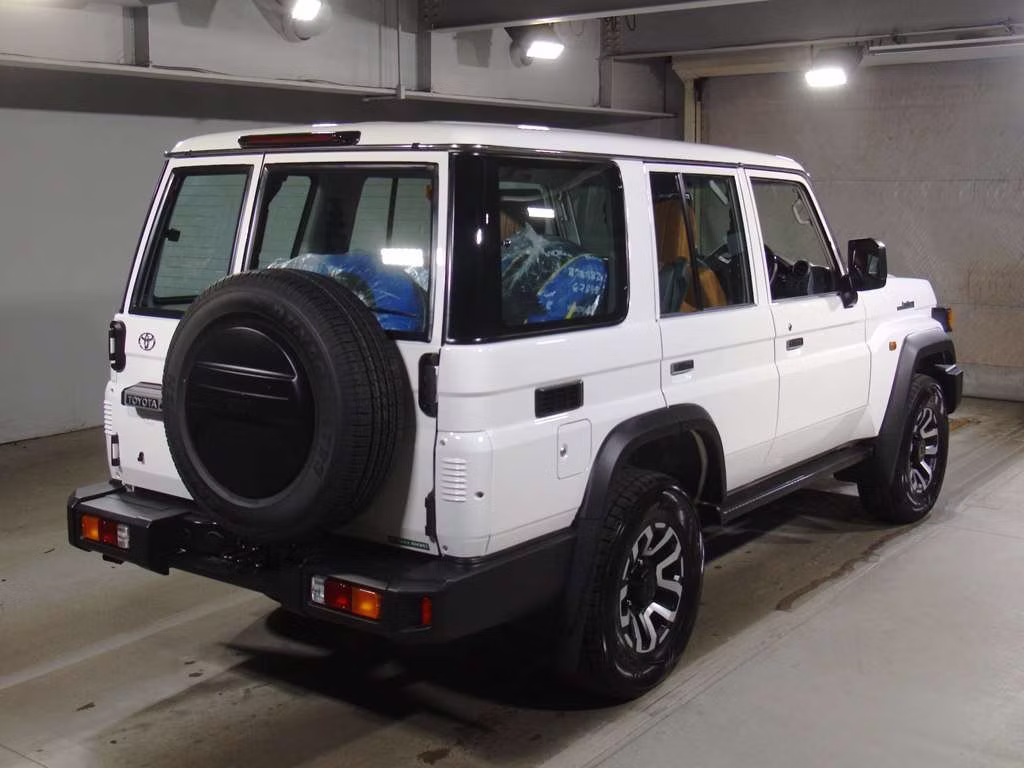 TOYOTA LAND CRUISER