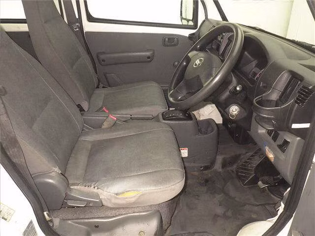 NISSAN CLIPPER