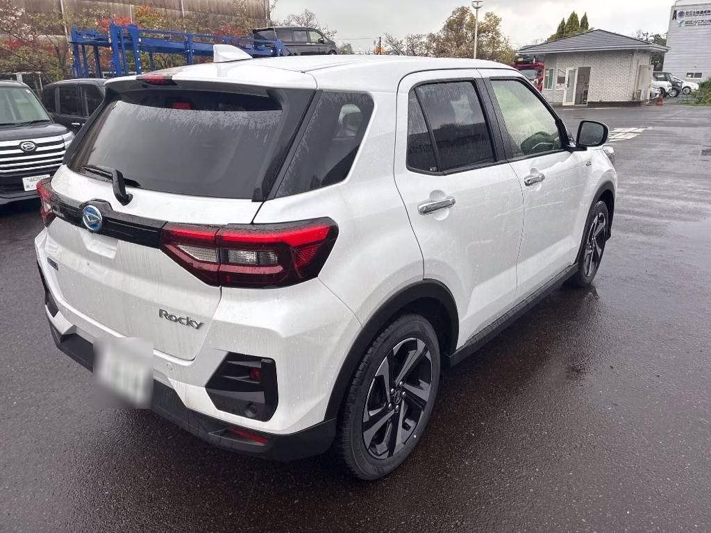 DAIHATSU ROCKY
