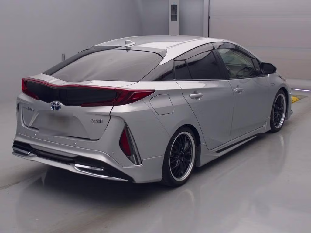TOYOTA PRIUS PHV