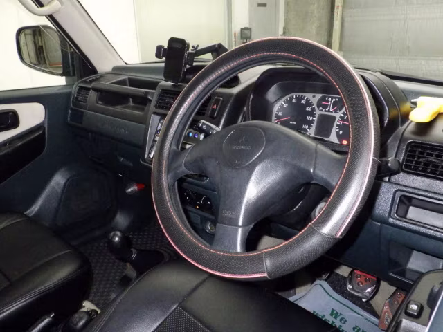 MITSUBISHI PAJERO MINI