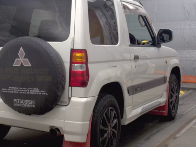 MITSUBISHI PAJERO MINI