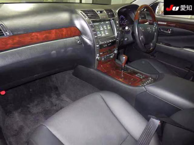 LEXUS LS460