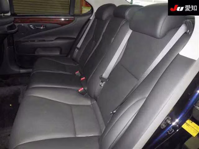 LEXUS LS460