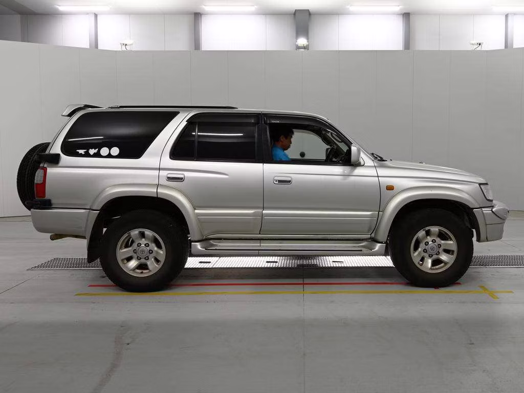 TOYOTA HILUX SURF