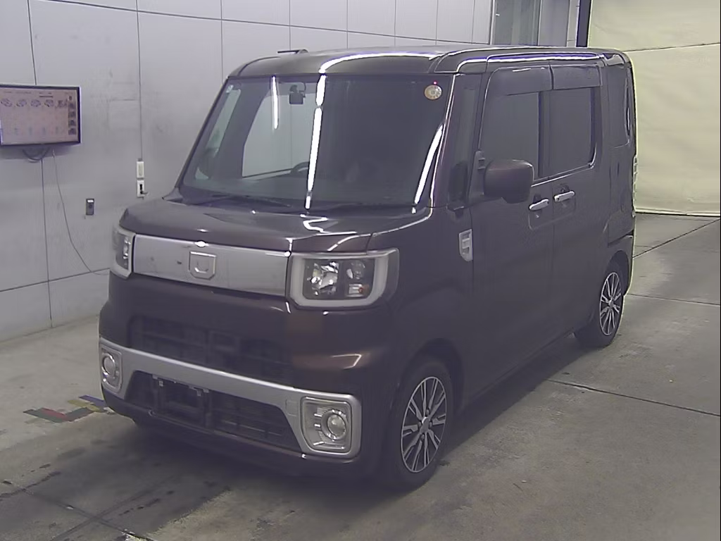 DAIHATSU WAKE