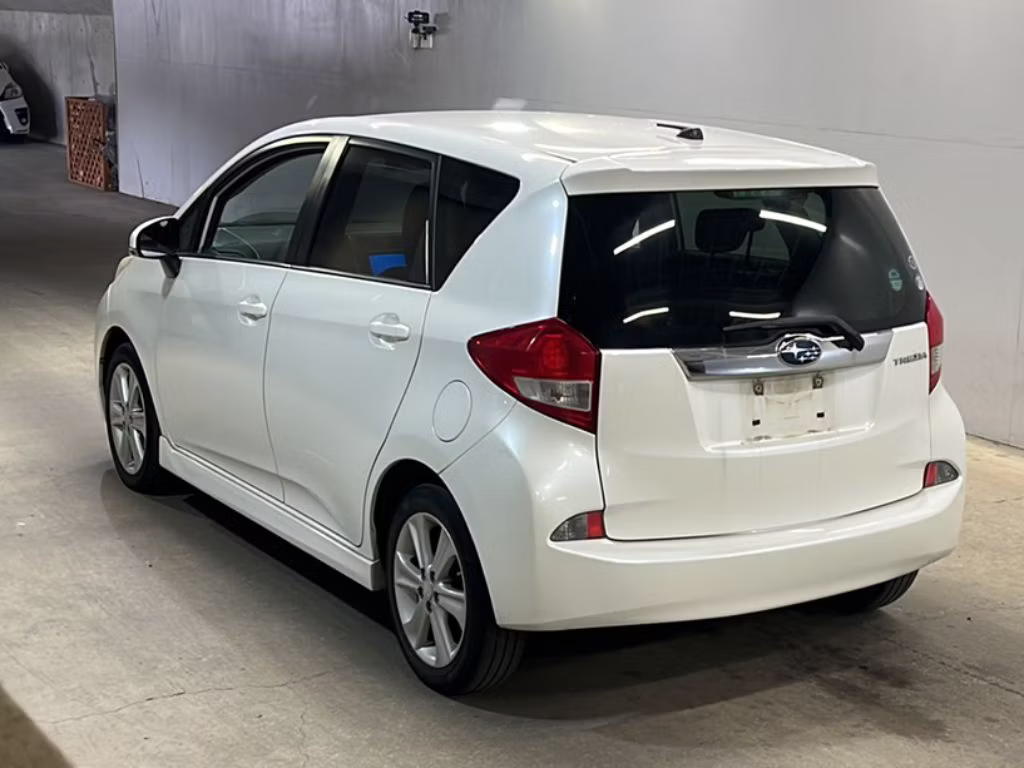 SUBARU TREZIA