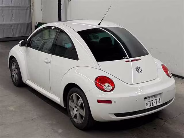VOLKSWAGEN BEETLE