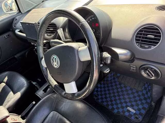 VOLKSWAGEN BEETLE