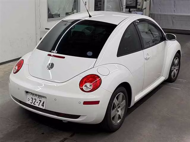 VOLKSWAGEN BEETLE