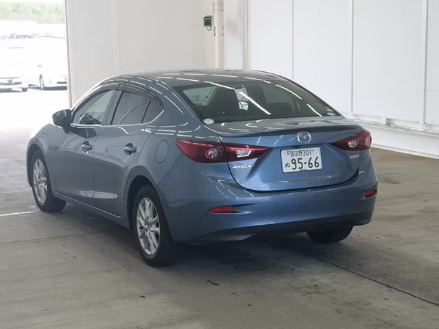 MAZDA AXELA