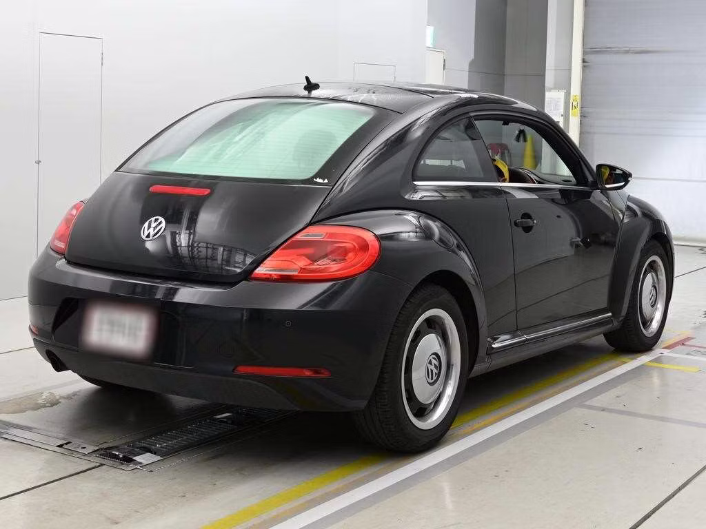 VOLKSWAGEN BEETLE