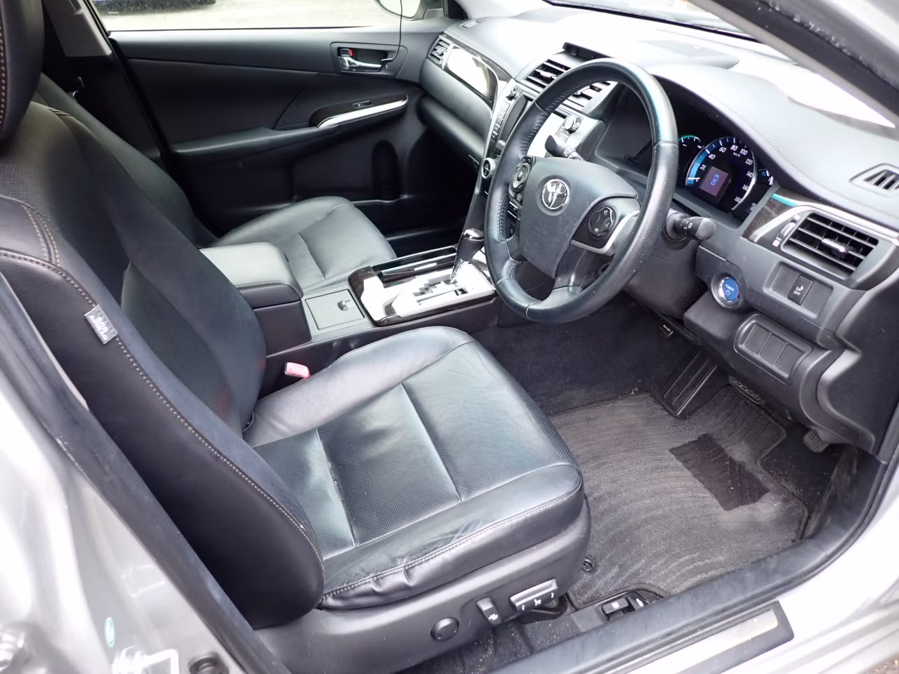 TOYOTA CAMRY