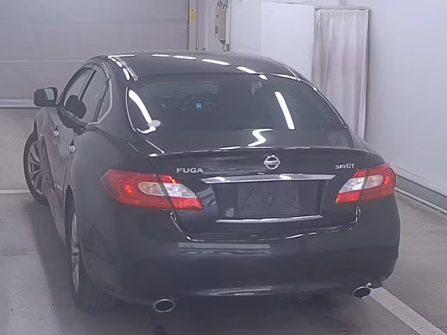 NISSAN FUGA