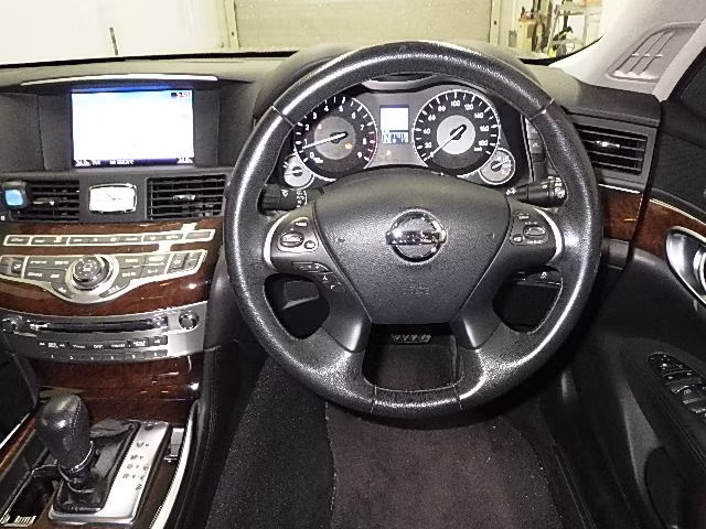 NISSAN FUGA