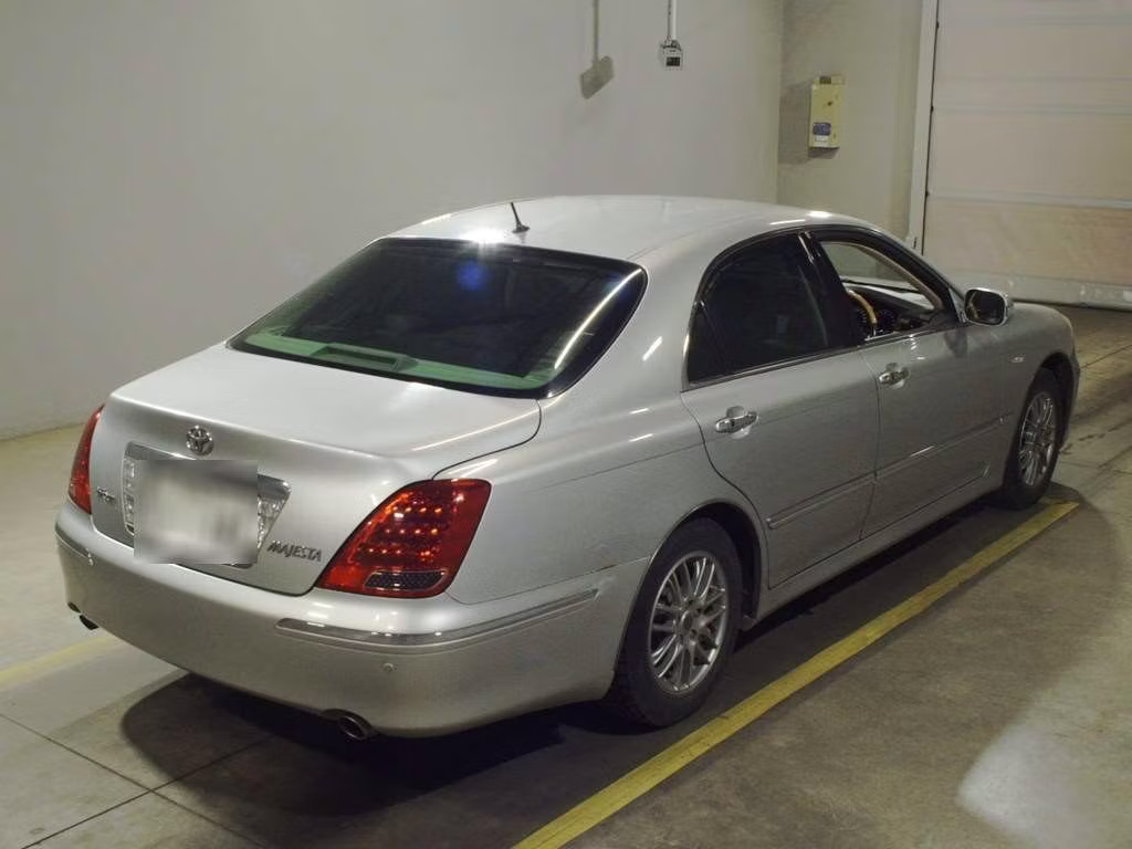 TOYOTA CROWN MAJESTA