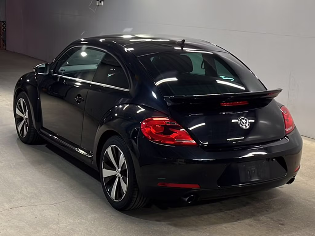 VOLKSWAGEN BEETLE