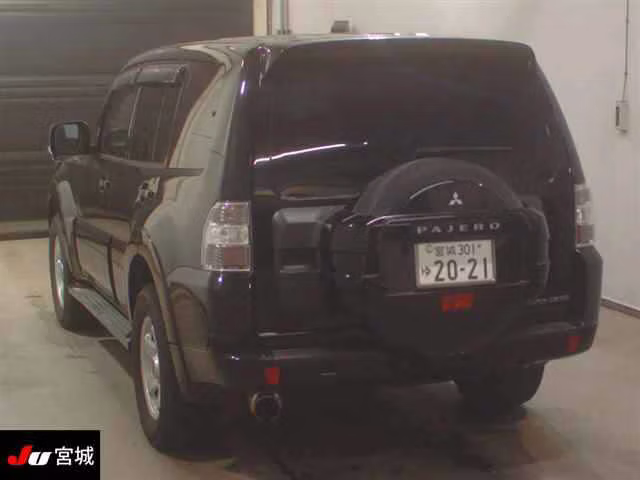 MITSUBISHI PAJERO
