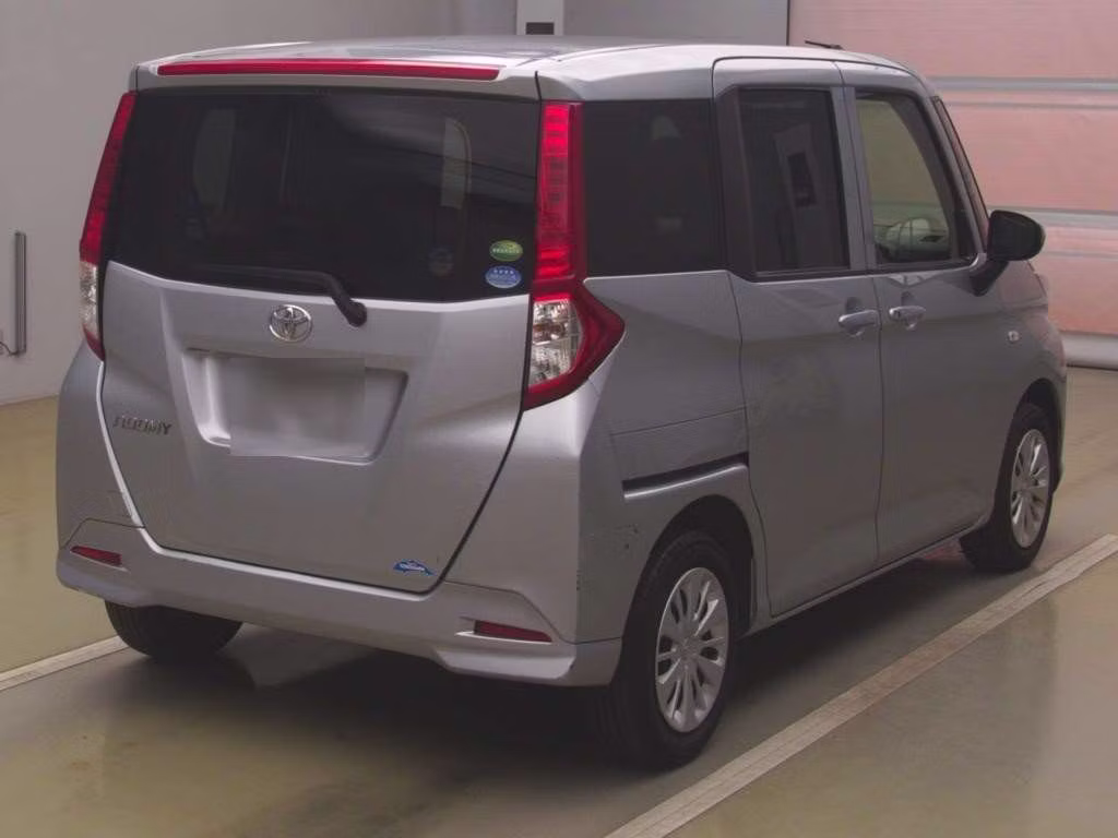 TOYOTA ROOMY
