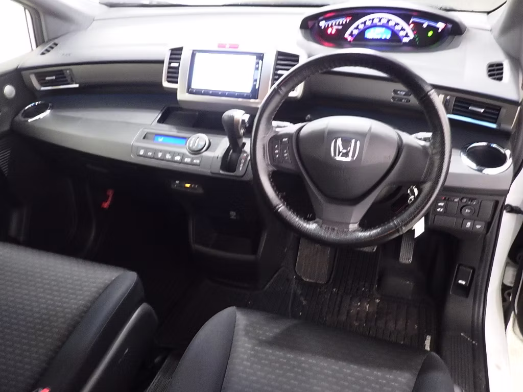 HONDA FREED SPIKE